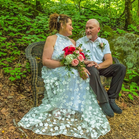 Meet your Posher, Alicia - Picture 2 of 16